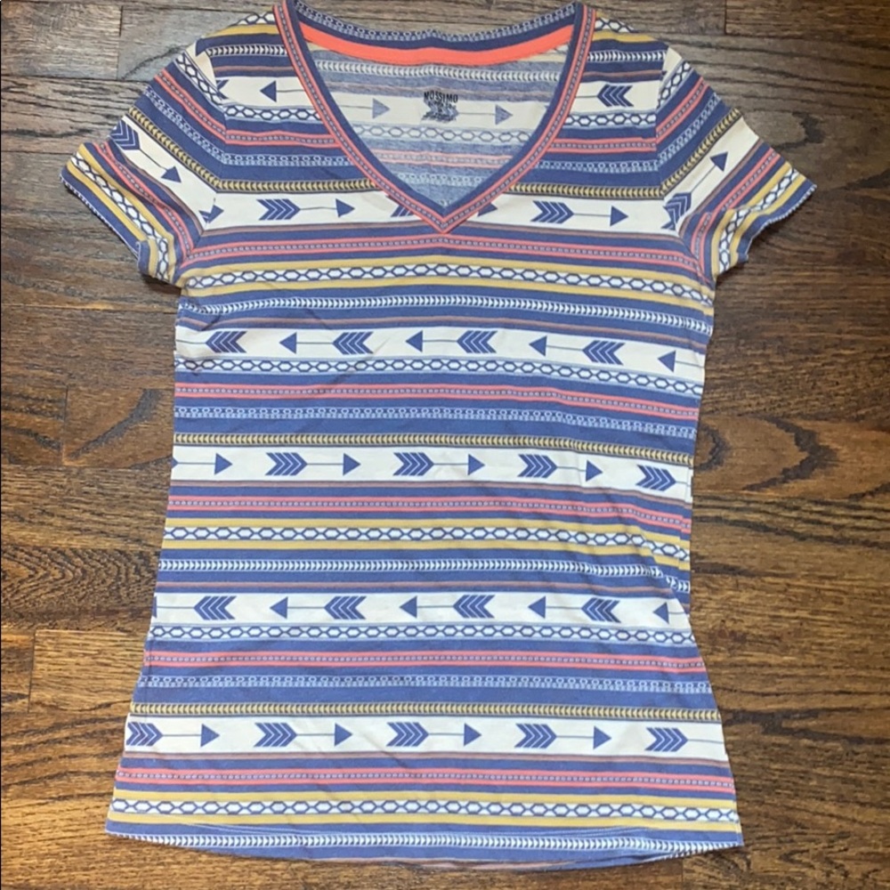 Short sleeve V-neck